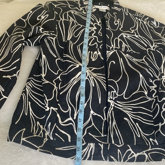 Rafael - woman’s navy/white floral jacket - Picture 9 of 10